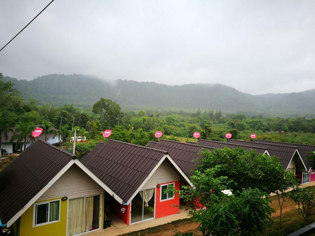 Baan Rai Pray Rung Kaeng Krachan Ban Tha Ling Lom Luaran gambar